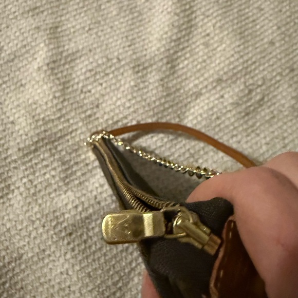 Louis Vuitton Pochette Accessories - Picture 3 of 10